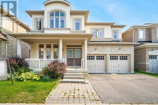 422 Hidden Trail in Oakville, ON - Building Photo