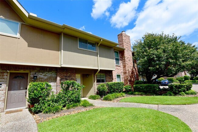 2513 Bering Dr in Houston, TX - Building Photo - Building Photo