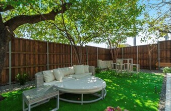 9003 Villa Park Cir in Dallas, TX - Building Photo - Building Photo