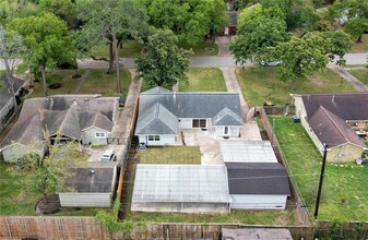 9746 Tappenbeck Dr in Houston, TX - Building Photo - Building Photo