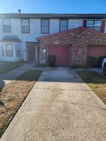 9 Hampton Gate Dr in Sicklerville, NJ - Building Photo