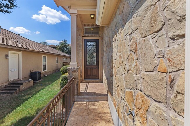506 Hummingbird Ln in Austin, TX - Building Photo - Building Photo