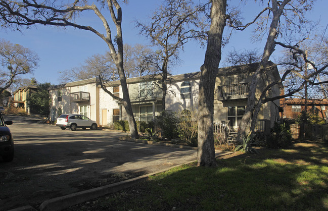 1914 Lightsey Rd in Austin, TX - Foto de edificio - Building Photo