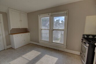 1806 Grand Ave in Davenport, IA - Building Photo - Building Photo