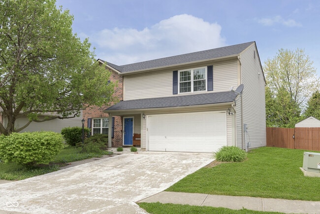 266 E Pine Ridge Dr in Westfield, IN - Building Photo - Building Photo