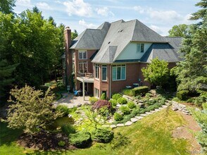 2551 Ginger Ct in Bloomfield Hills, MI - Building Photo - Building Photo
