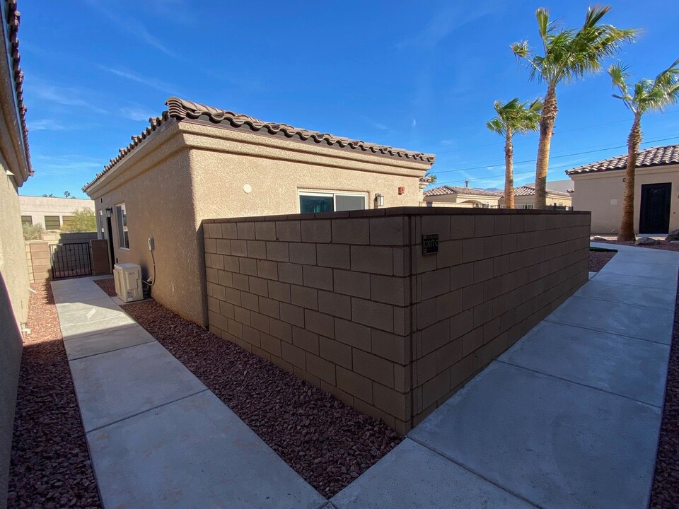 490 N Lake Havasu Ave in Lake Havasu City, AZ - Building Photo