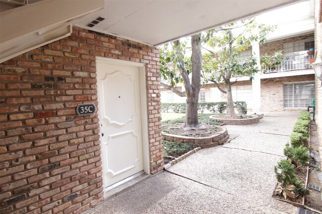 property at 2101 Fountain View Dr