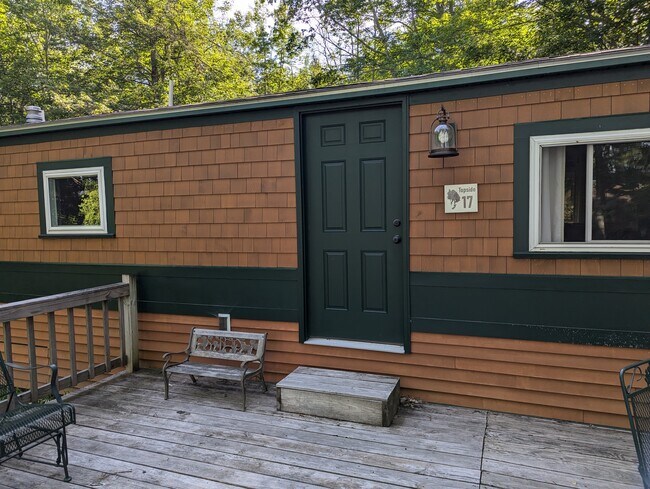 property at 17 Lonnie Ln