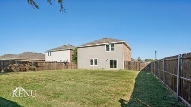 758 Oakhurst Dr in Lavon, TX - Building Photo - Building Photo