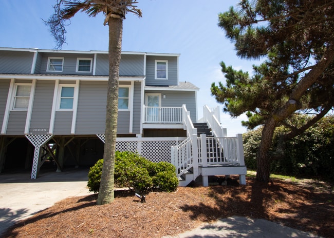 10035 Seabreeze Dr in Emerald Isle, NC - Building Photo - Building Photo