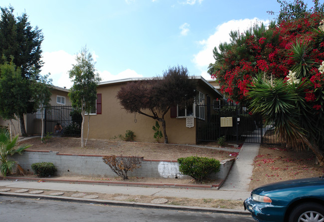 4074 Estrella Ave in San Diego, CA - Building Photo - Building Photo