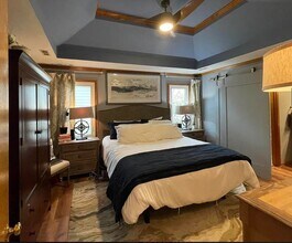 1016 Wagon Wheel Rd in Lawrence, KS - Foto de edificio - Building Photo