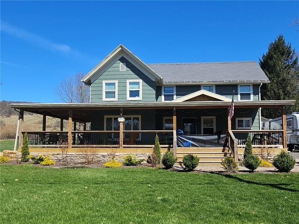 11560 Maple Ave in Naples, NY - Building Photo