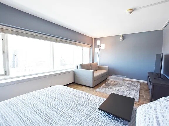 555 E William St, Unit 14H in Ann Arbor, MI - Building Photo