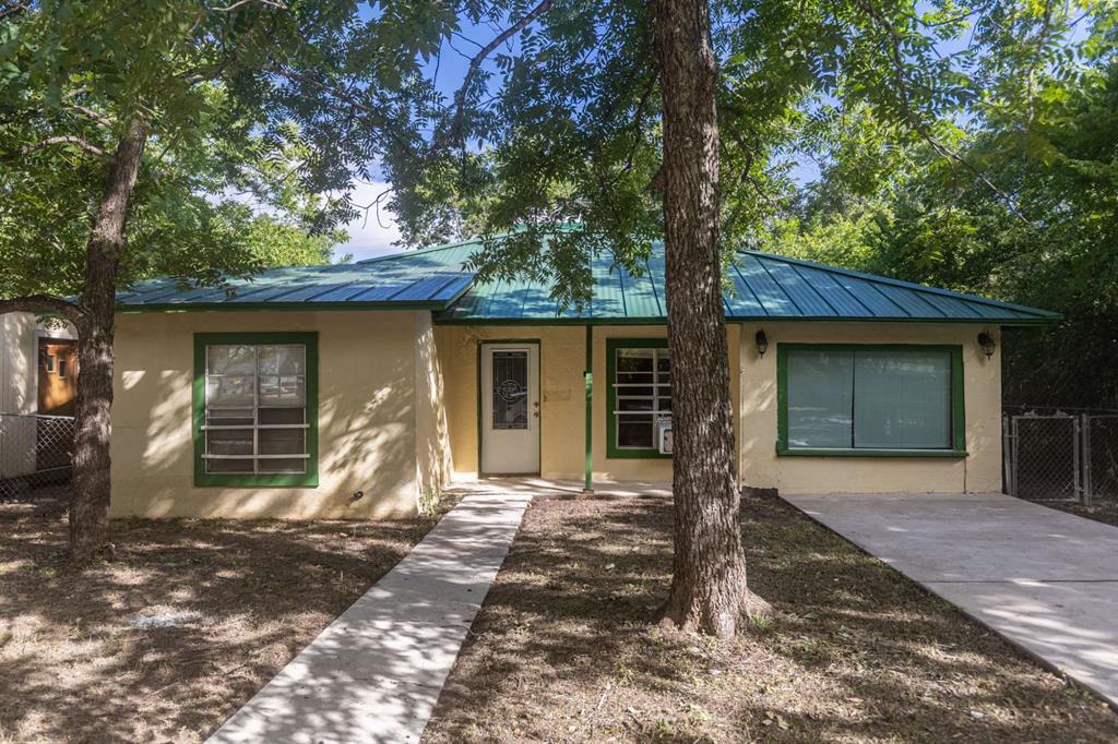 939 Field St in San Marcos, TX - Building Photo