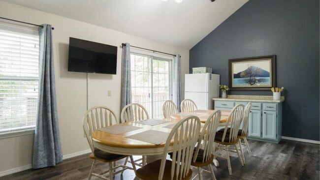 420 Fall Creek Dr in Branson, MO - Building Photo - Building Photo