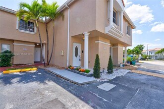 1151 NW 123rd Pl in Miami, FL - Building Photo - Building Photo