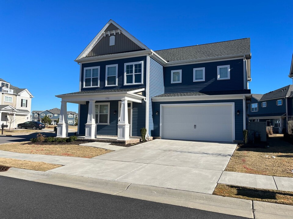 1700 Paulet Dr in Virginia Beach, VA - Building Photo