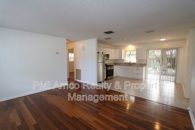 4109 E 99th Ave in Tampa, FL - Building Photo - Building Photo