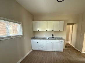853 E Grand Blvd in Detroit, MI - Building Photo - Building Photo