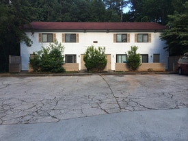 3517 Peachtree Corners Cir in Norcross, GA - Building Photo