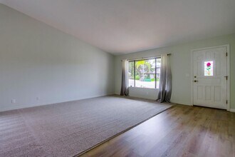 7732 Bolo Pl in Carlsbad, CA - Building Photo - Building Photo
