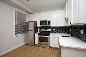 661 W Wrightwood Ave in Chicago, IL - Building Photo - Building Photo