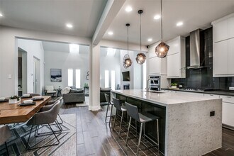 7021 Royal View Dr in McKinney, TX - Building Photo - Building Photo