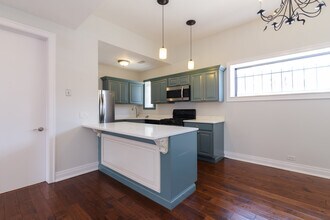 315 S Ashland Ave, Unit 4 in Chicago, IL - Building Photo - Building Photo