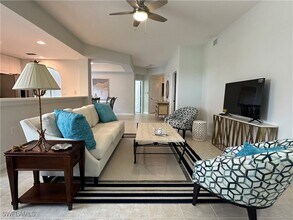 1953 Crestview Way in Naples, FL - Foto de edificio - Building Photo