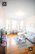 1338 Commonwealth Ave in Boston, MA - Building Photo - Building Photo