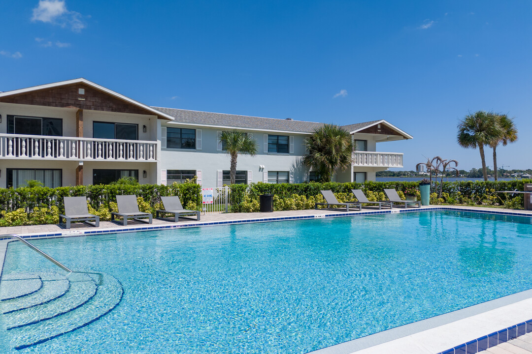 Marina Grande North in Daytona Beach, FL - Building Photo