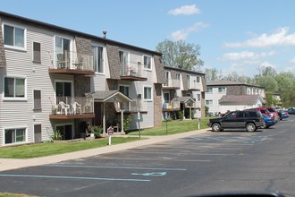 Meadowview Apartments in Corunna, MI - Foto de edificio - Building Photo