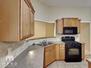 1690 Cooper Lakes Dr in Grayson, GA - Building Photo - Building Photo