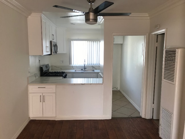 6151 Fountain Ave in Los Angeles, CA - Foto de edificio - Building Photo