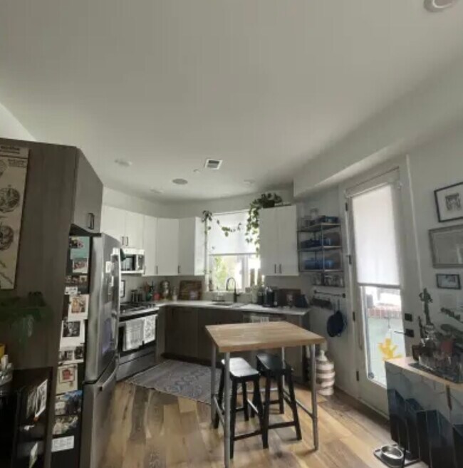 2509 Grays Ferry Ave, Unit 2 in Philadelphia, PA - Building Photo - Building Photo