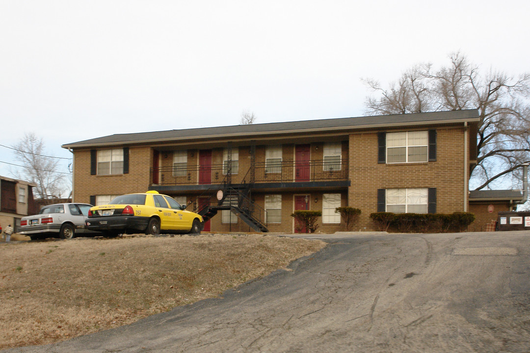 Meadow Creek Apartments in Louisville, KY - Building Photo