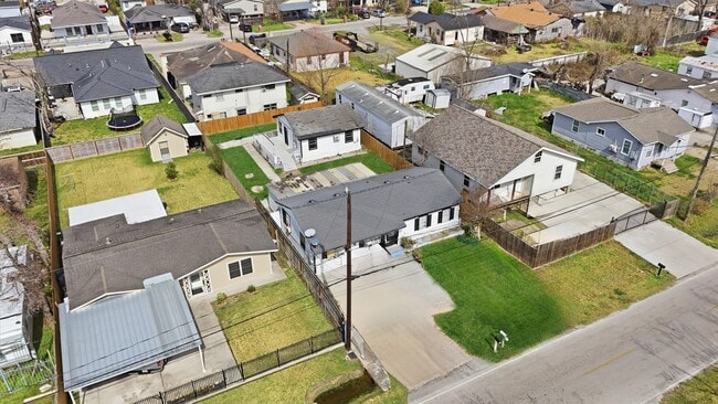 property at 3531 Cedar Hill Ln