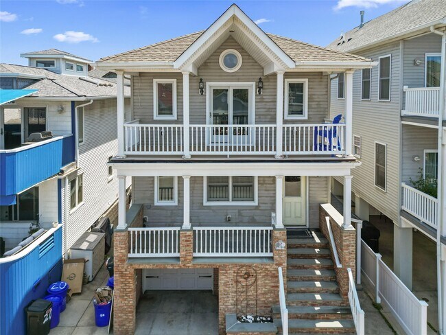 property at 18 Illinois Ave
