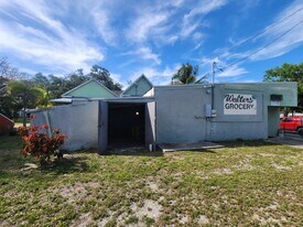 1760 Park Ave in Ft. Myers, FL - Building Photo