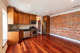 2739 W Girard Ave in Philadelphia, PA - Foto de edificio - Building Photo