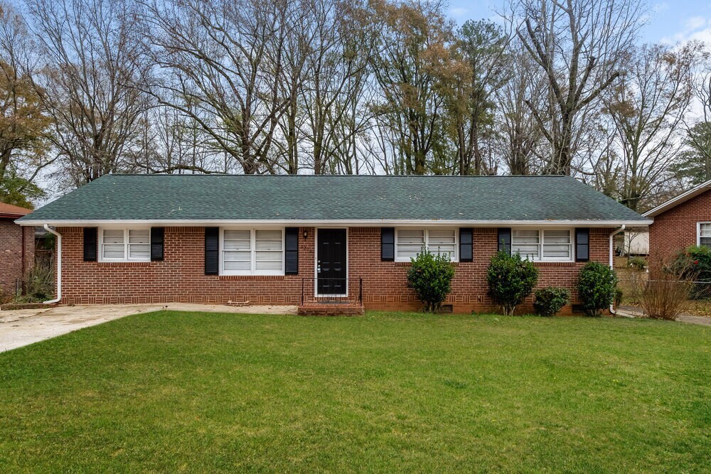 6276 Harbin Woods Dr in Morrow, GA - Building Photo