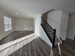 1811 E 111th Pl in Crown Point, IN - Foto de edificio - Building Photo