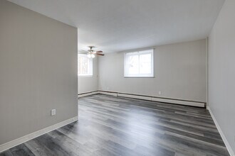 Powderhorn Park Apartments in Minneapolis, MN - Foto de edificio - Interior Photo