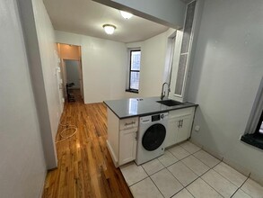 337 E 95th St in New York, NY - Building Photo - Building Photo