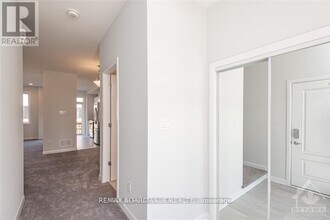 813 Dynasty St in Ottawa, ON - Building Photo - Building Photo