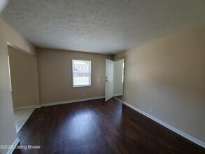 3217 Springfield Dr in Louisville, KY - Foto de edificio - Building Photo