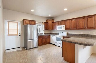 108 S Tweedt Pl in Kennewick, WA - Building Photo - Building Photo