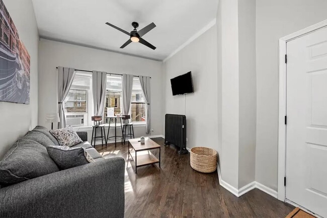 2701 N California Ave in Chicago, IL - Building Photo - Building Photo
